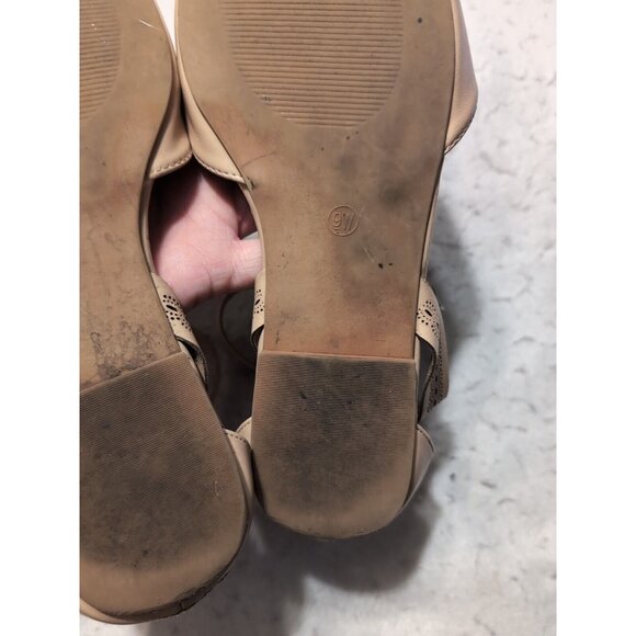 Torrid Women's Closed Almond Toe Flats Beige Size 9W #E15114 - Picture 9 of 9